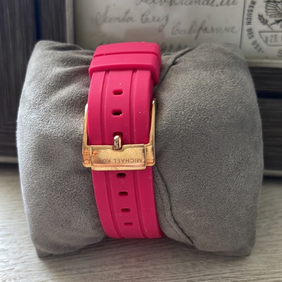 MK watch - Picture 2 of 2